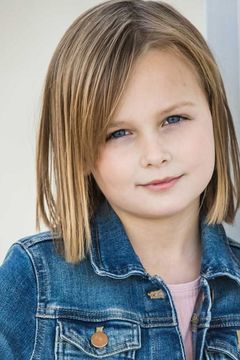 Cece Valentina interpreta Den Bunny #1 / Restaurant Bunny #1 (voice)