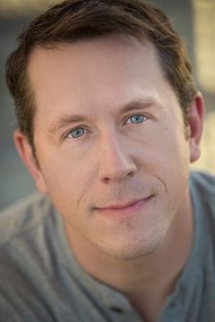 Matthew Page interpreta Harlo Landerson