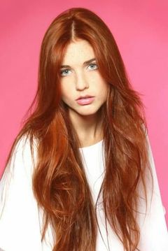 Elisabeth Bogdan interpreta Fanny