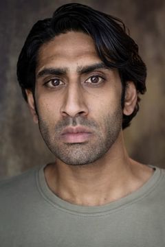 Amer Chadha-Patel interpreta Mounted Palace Guard