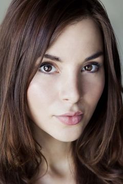 Kacey Clarke interpreta Crystal