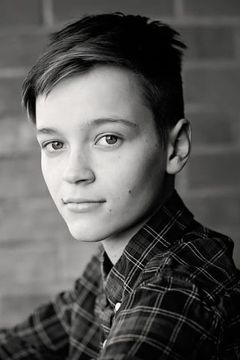 Jude Collie interpreta Connor Reynolds