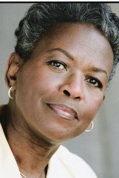 Veda Wilson interpreta Shirley