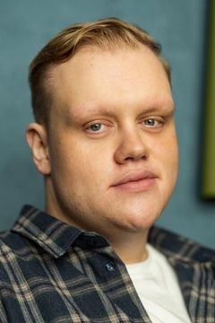 Connor Crawford interpreta Sword Nerd
