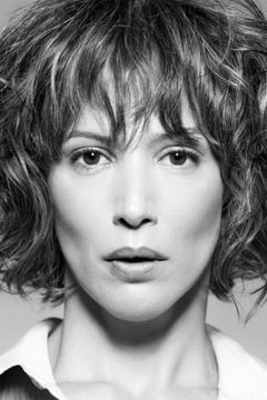 Fernanda Borches interpreta Irene