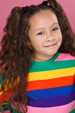 Audrey Brooke interpreta Various (voice)