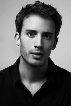 Jonas Bloquet interpreta Andre