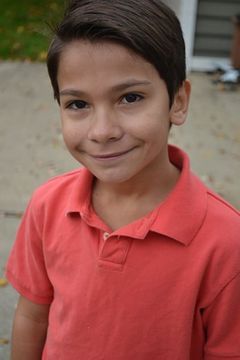 Edward Sass III interpreta Birthday Party Guest (uncredited)