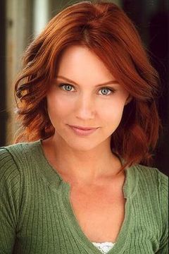 Michelle Parylak interpreta Enterprise Crew Member