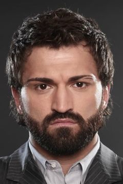 Andrei Arlovski interpreta Russian Mobster (uncredited)