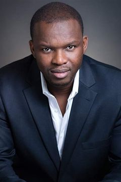 Abiola Uthman interpreta Chinook Pilot