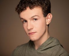 Alex Mentzel interpreta Billy Smith