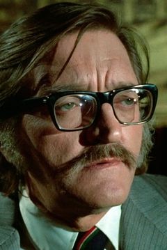 Eduardo Calvo interpreta Max