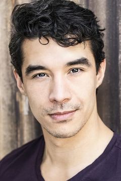 Chris Hong interpreta Marcus