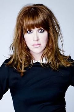 Molly Ringwald interpreta Joanne Carson