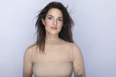 Marina Maximilian Blumin interpreta Rebecca Farmer