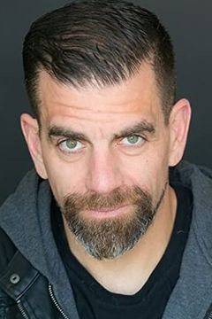 Craig Gellis interpreta Grunt