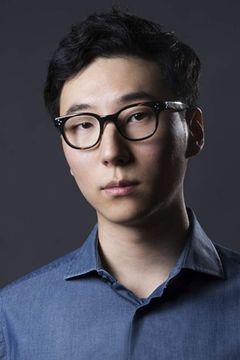 Tobee Paik interpreta The Doctor
