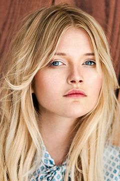 Sophie Kennedy Clark interpreta Millie