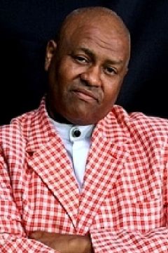 LeRoy Allen interpreta Guard One