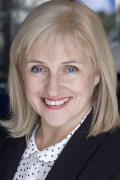 Julie Hannan interpreta Waitress