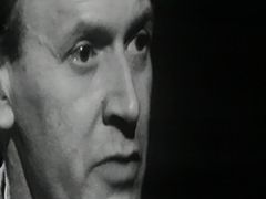 Gerald Cross interpreta Albert Ackenthorpe