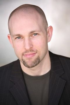 Jeff Cohen interpreta Lawrence