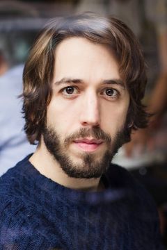 Martín Piroyansky interpreta Álvaro
