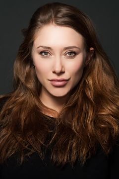 Alexandra Vino interpreta Sergeant Thomas