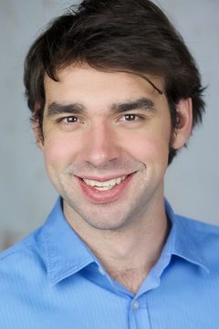 Bradley Gosnell interpreta Toy Salesperson