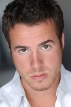 Michael Radoja interpreta Ball Room Band Member