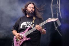 Stephen Carpenter interpreta Self / Deftones