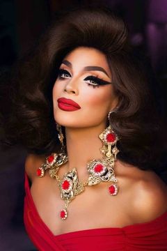 Valentina interpreta Self