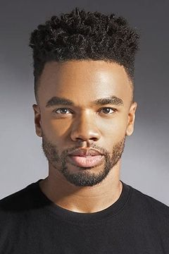Luke Youngblood interpreta Lee Jordan