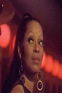 Norma Donaldson interpreta Betty