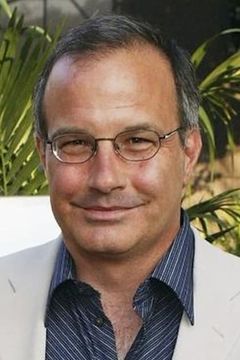 Mark L. Taylor interpreta Don Forrester