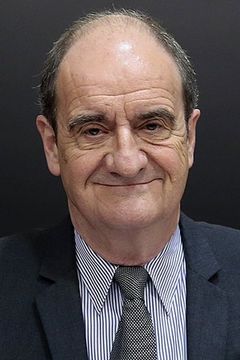 Pierre Lescure interpreta le commissaire Richard