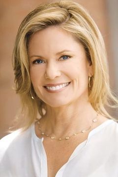 Joanna Johnson interpreta Caroline Spencer