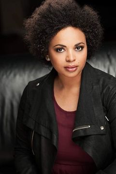 Jasmine Lukuku interpreta Anna