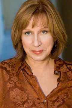 Cathy Lind Hayes interpreta Nurse