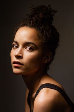 Juliana Canfield interpreta Talia