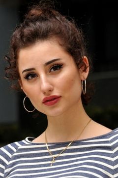 Greta Menchi interpreta Stella Abete