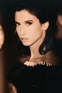 Alex Warren interpreta Medical Examiner