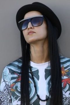 Diamonique interpreta Wicked