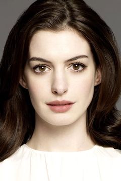 Anne Hathaway interpreta White Queen