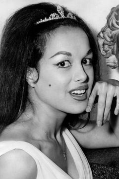 Aliza Gur interpreta Vida