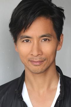 Roy Vongtama interpreta Voice Artist (uncredited)