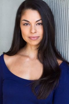 Tania Verafield interpreta Wolf's Mother