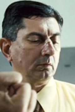 George Kapetan interpreta Tailor