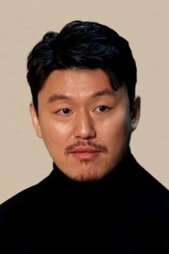 Kim Min-jae interpreta Sergeant Hwang